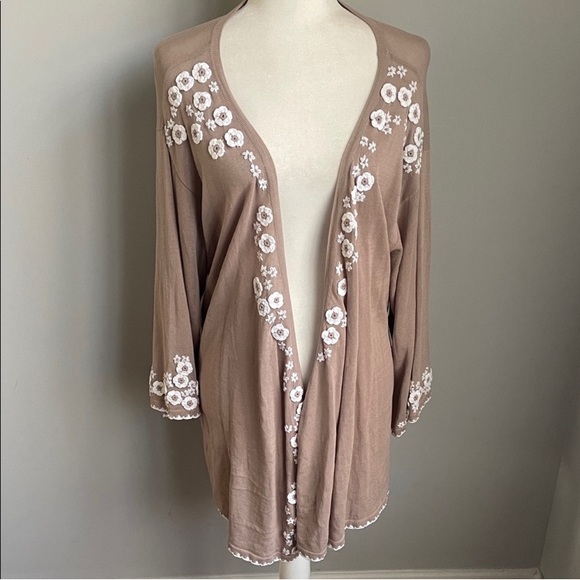 Coldwater Creek Embroidered Open Front Tan Cotton Cardigan Sweater
Size Large - Picture 3 of 9